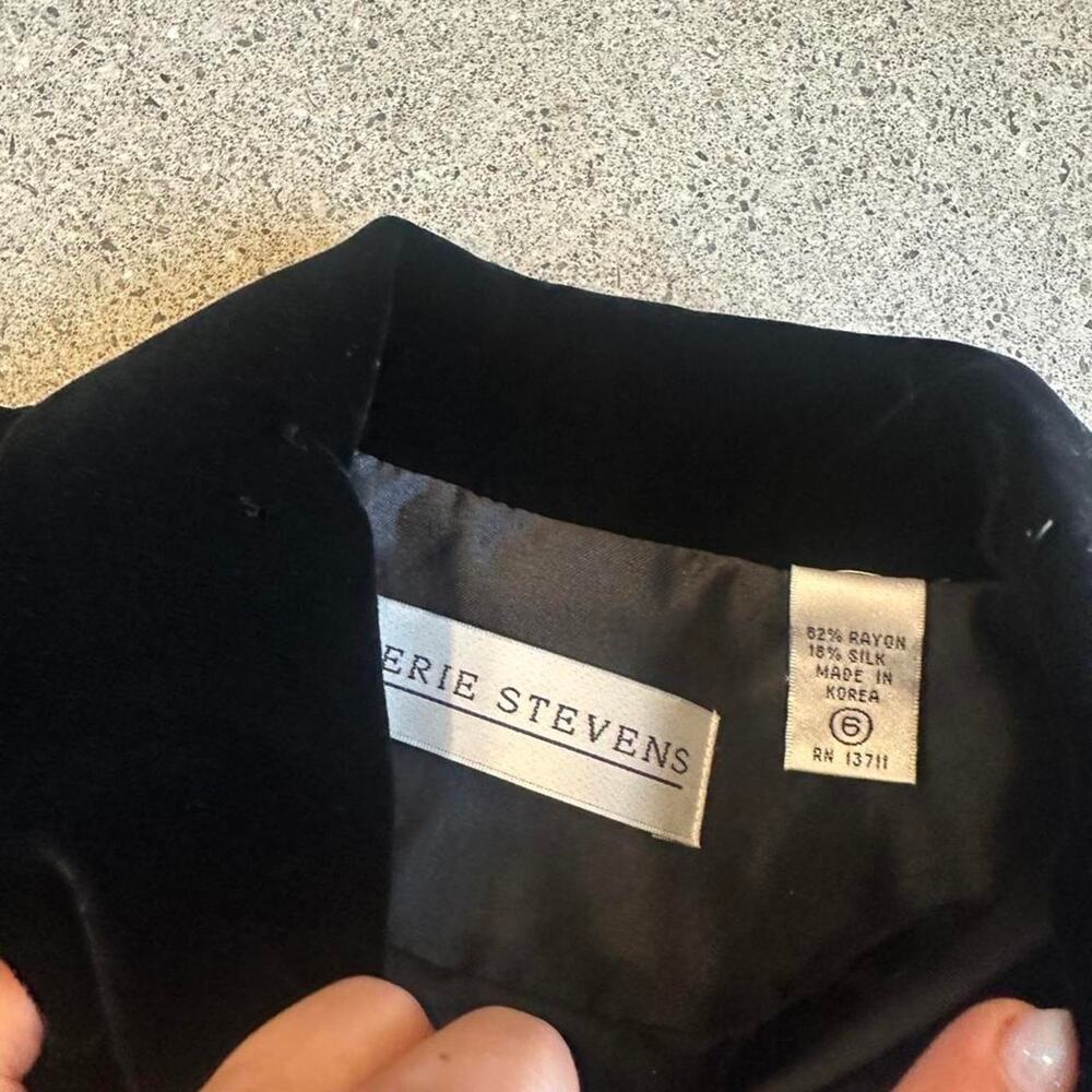 Valerie Stevens Black Silk Blend Velvet Jacket Size 6 - Picture 2 of 2
